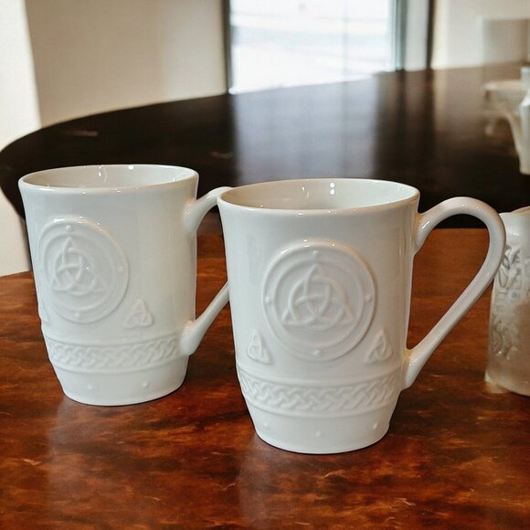 Belleek classic Celtic Mugs - set of two - Picture 1 of 9